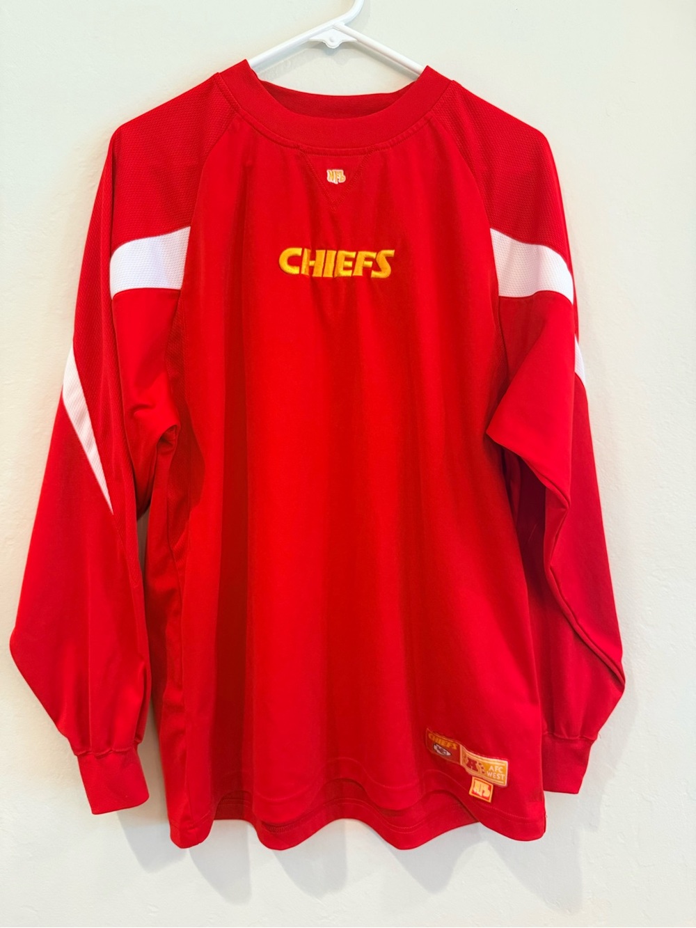 Kansas City Chiefs Men’s Red Long-Sleeve Performance Top